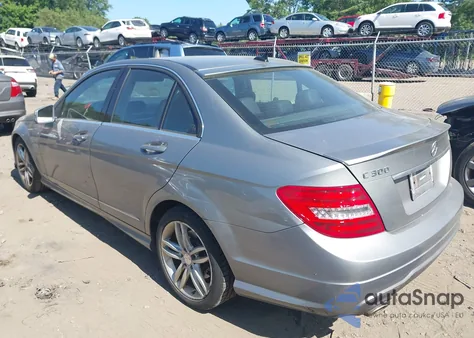 2013 Mercedes-Benz C 300 Luxury 4Matic/Sport 4Matic from USA, damaged, VIN WDDGF8AB0DA822279